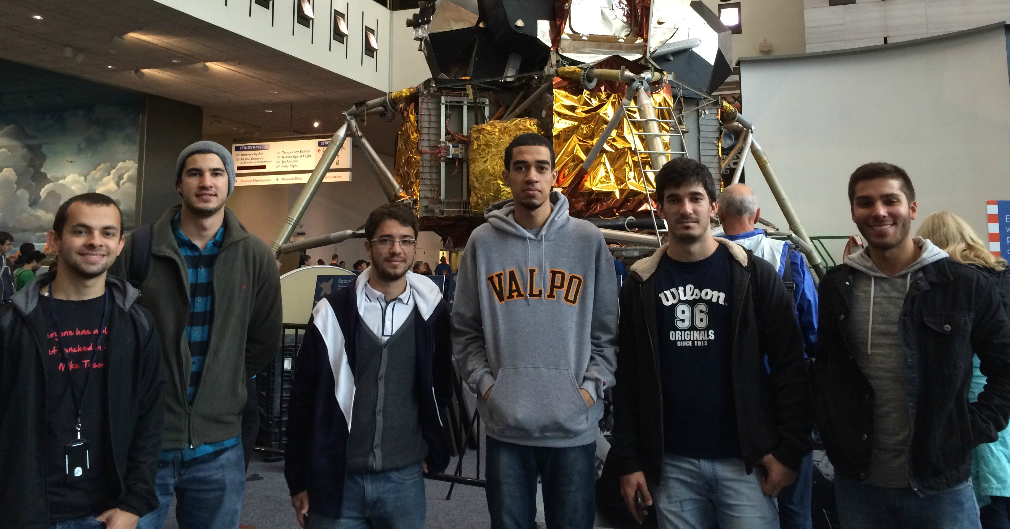 Students visiting the Air and Space Museum